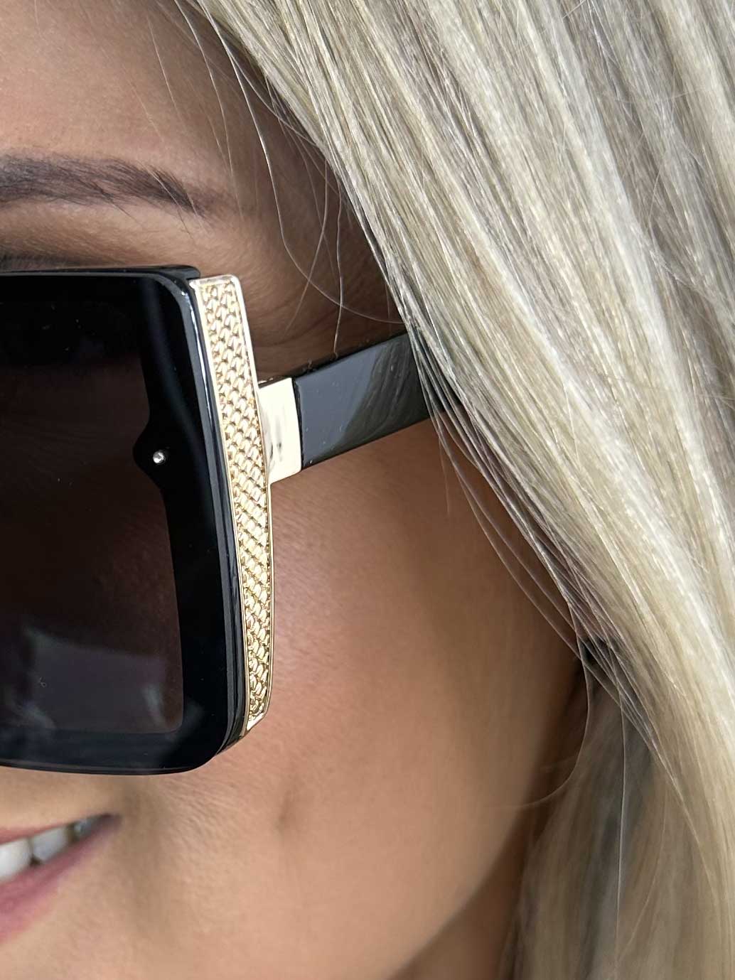 Ajda - Kantet solbriller med guld på siden